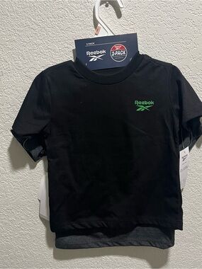 Reebok NWT Black and Drk Grey Heather Short Sleeve Tee 2 Pack